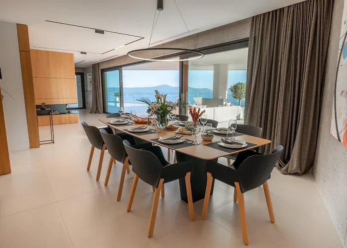 3,0 Near For 8 People With Indoor And Outdoor Pool & Wellness * Opatija