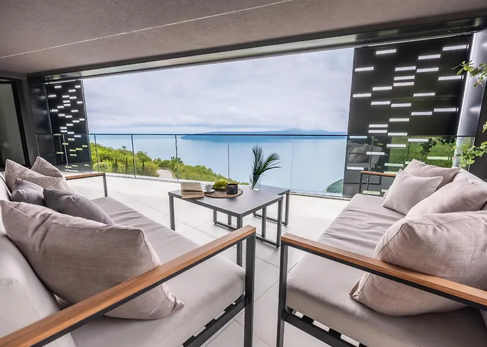 Villa 3,0 Near For 8 People With Indoor And Outdoor Pool & Wellness Opatija