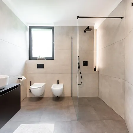 3,0 Near For 8 People With Indoor And Outdoor Pool & Wellness * Opatija