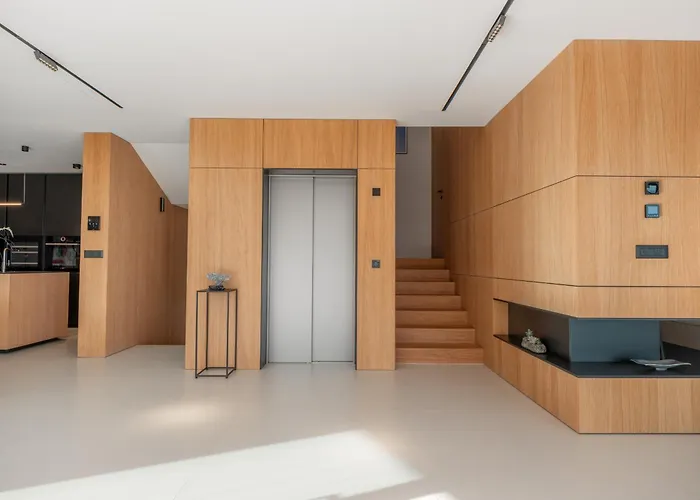 3,0 Near For 8 People With Indoor And Outdoor Pool & Wellness * אופטיה