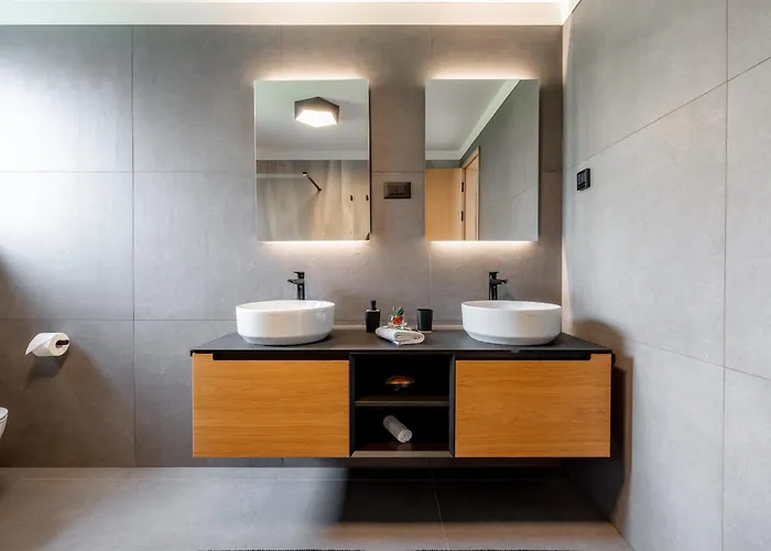 3,0 Near For 8 People With Indoor And Outdoor Pool & Wellness * אופטיה