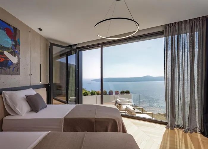 3,0 Near For 8 People With Indoor And Outdoor Pool & Wellness וילה *