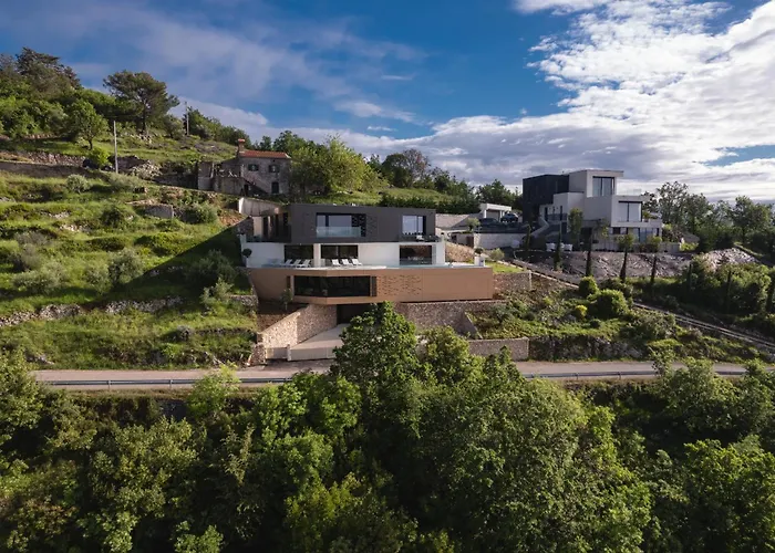 וילה 3,0 Near For 8 People With Indoor And Outdoor Pool & Wellness אופטיה