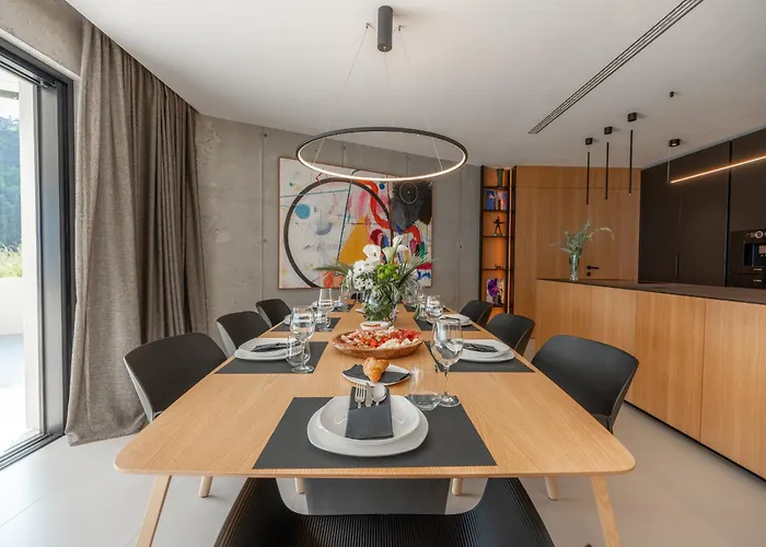 וילה 3,0 Near For 8 People With Indoor And Outdoor Pool & Wellness