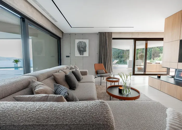 3,0 Near For 8 People With Indoor And Outdoor Pool & Wellness וילה *