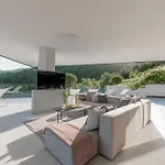 3,0 Near For 8 People With Indoor And Outdoor Pool & Wellness