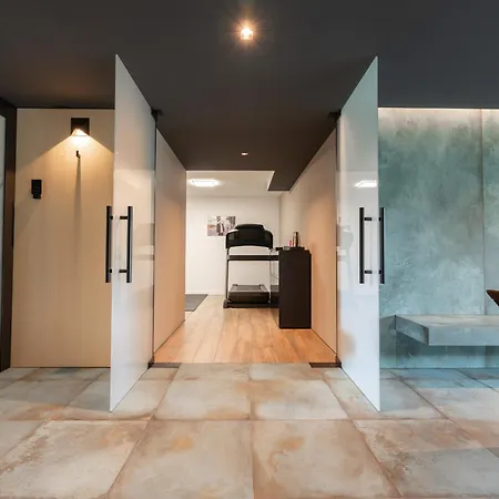 וילה 3,0 Near For 8 People With Indoor And Outdoor Pool & Wellness
