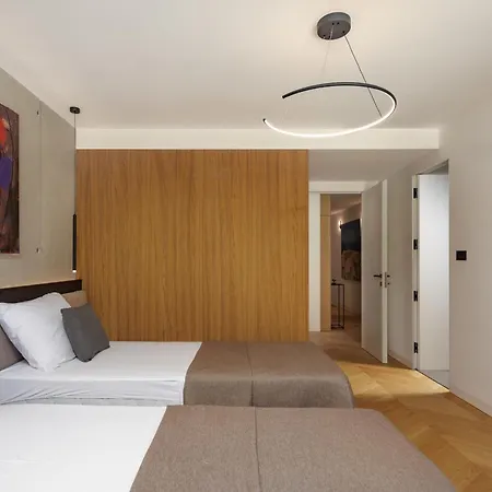 3,0 Near For 8 People With Indoor And Outdoor Pool & Wellness וילה *