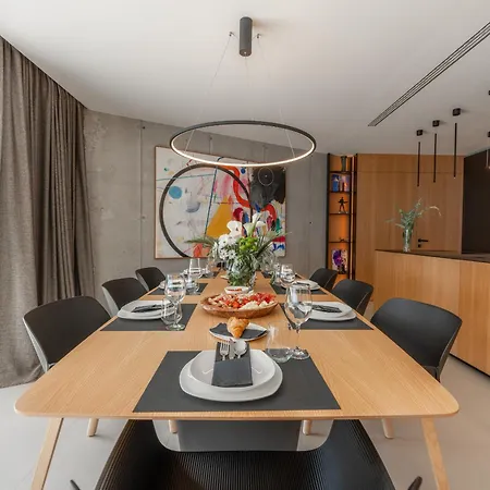 וילה 3,0 Near For 8 People With Indoor And Outdoor Pool & Wellness