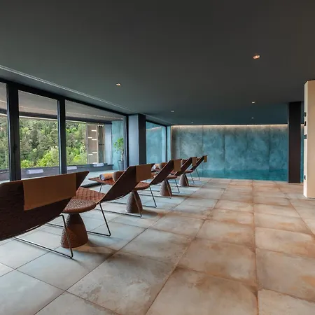 3,0 Near For 8 People With Indoor And Outdoor Pool & Wellness אופטיה